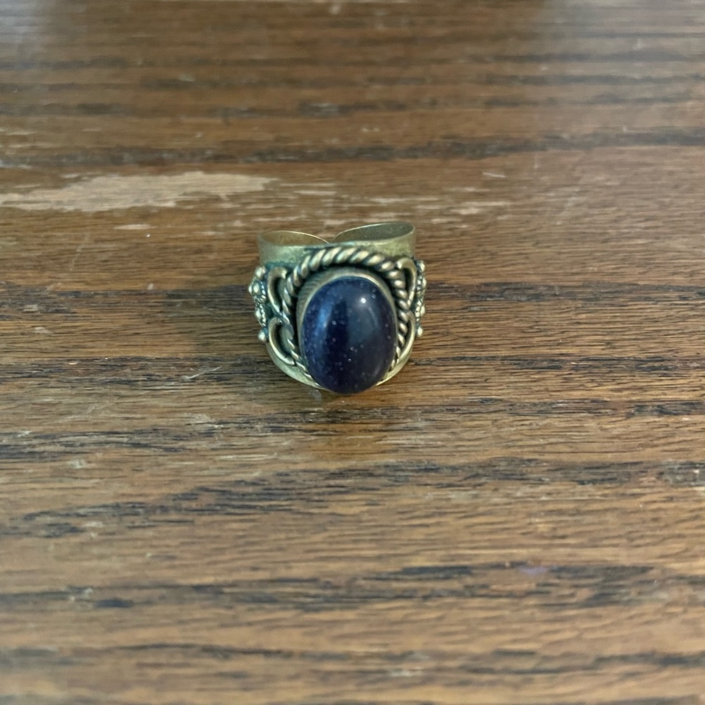 St. Eve adjustable ring